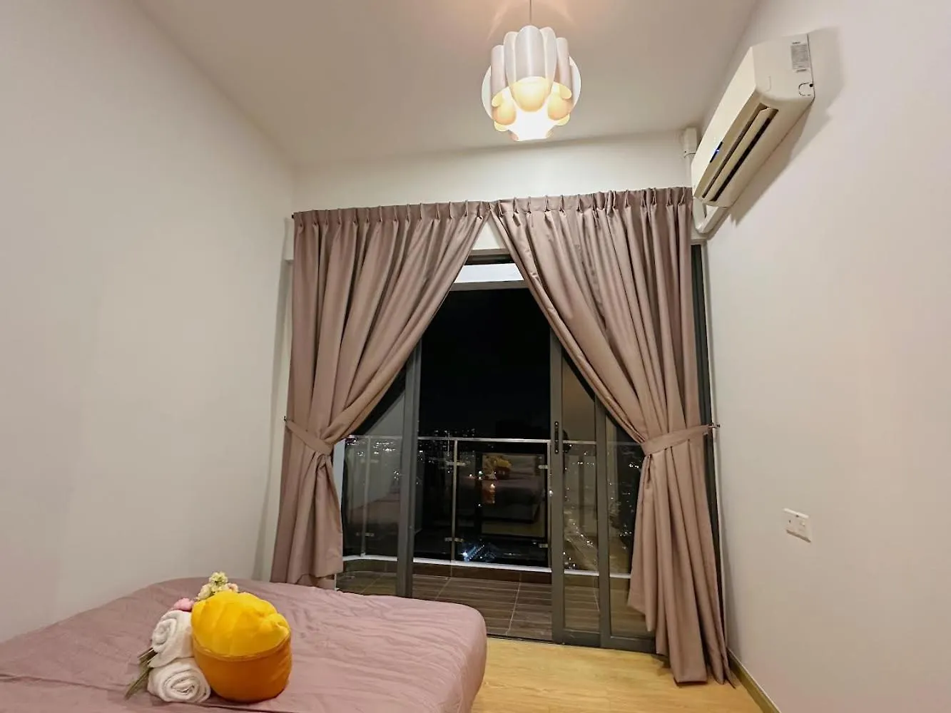 金海湾@Dangabay Yi Jia Homestay3房2厕顶楼豪华版4-12人适合家庭入住 Johor Bahru Malajzia