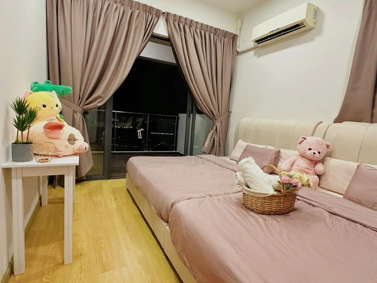 金海湾@Dangabay Yi Jia Homestay3房2厕顶楼豪华版4-12人适合家庭入住 Johor Bahru Malajzia